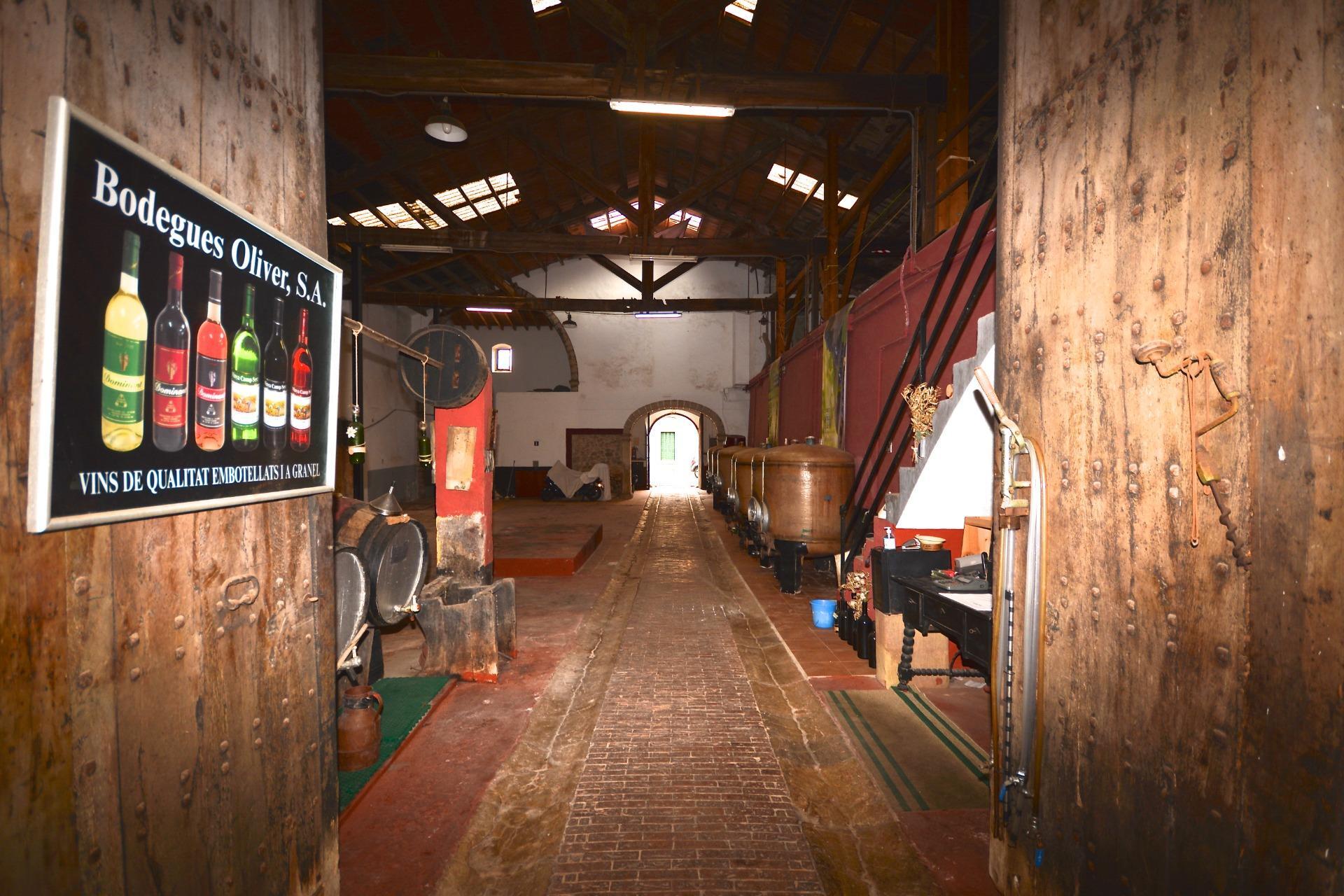 Naves-Venta-Binissalem-2031971-Foto-2