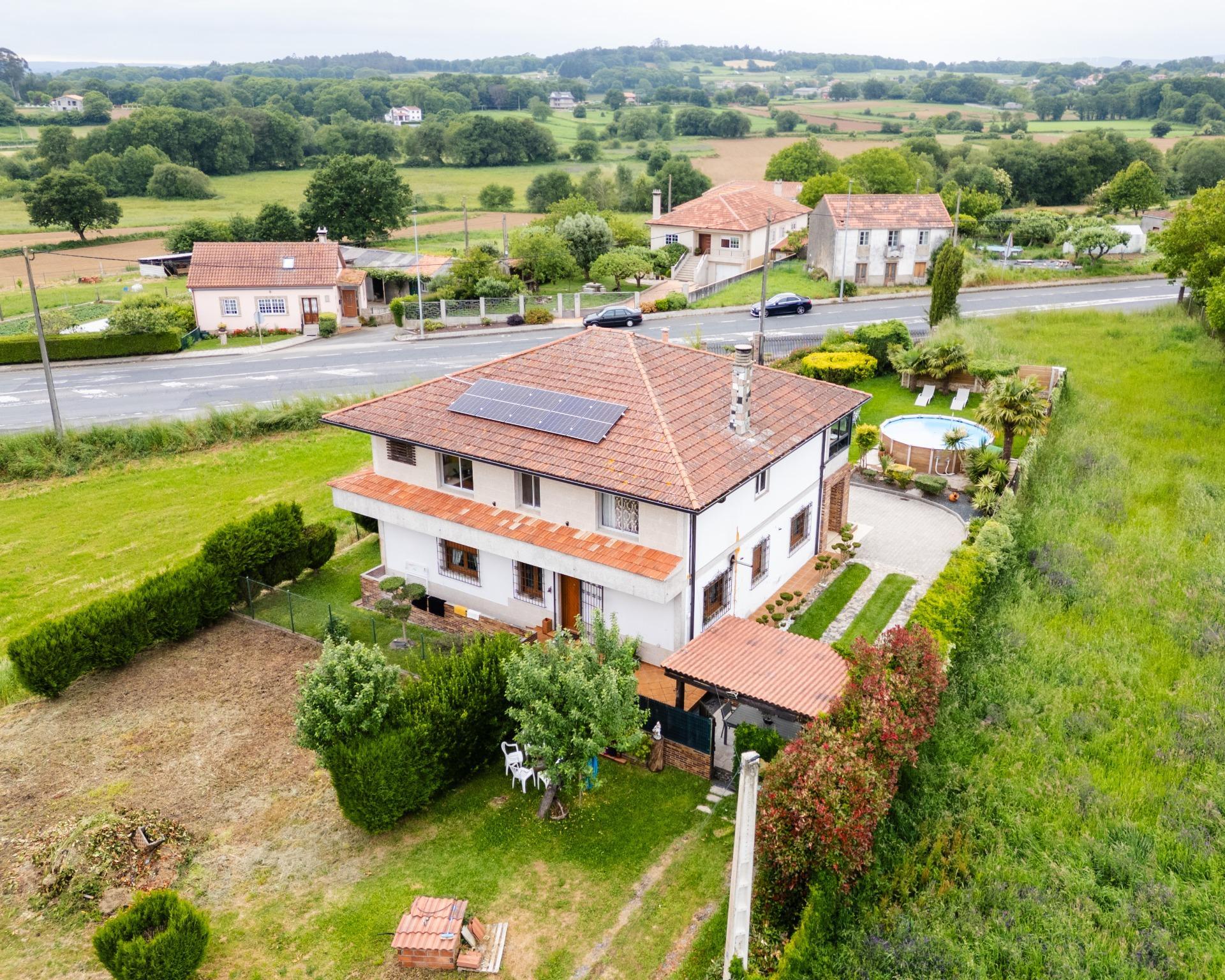 Chalet de Élite con Piscina Privada en la Zona Más Exclusiva de Lalín