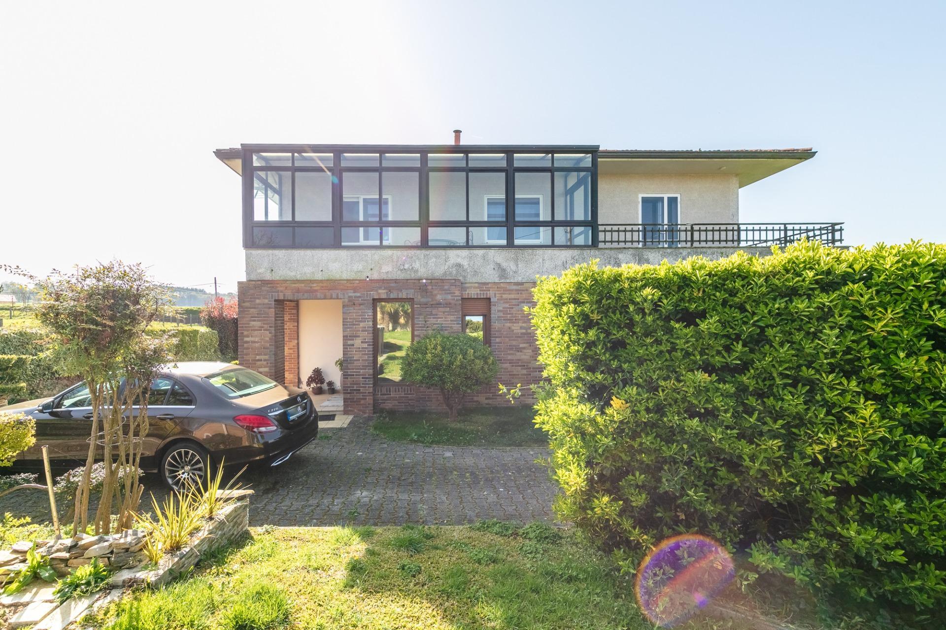 Chalet de Élite con Piscina Privada en la Zona Más Exclusiva de Lalín