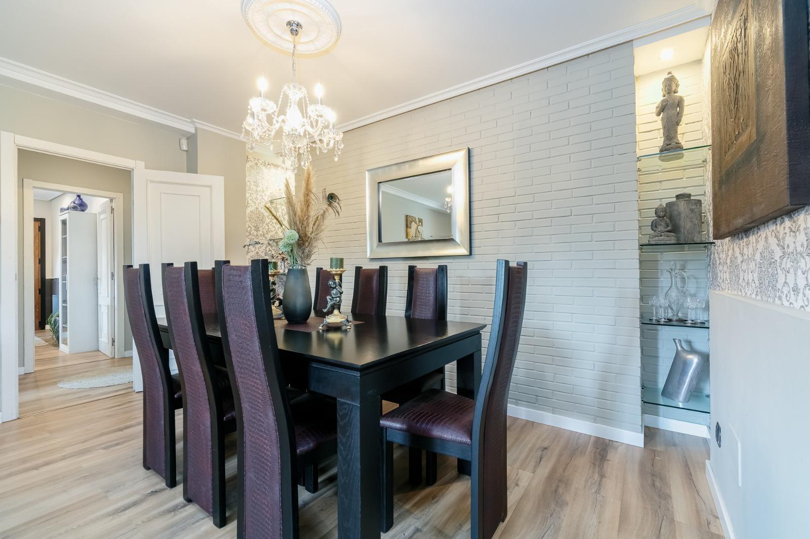 Chalet de Élite con Piscina Privada en la Zona Más Exclusiva de Lalín