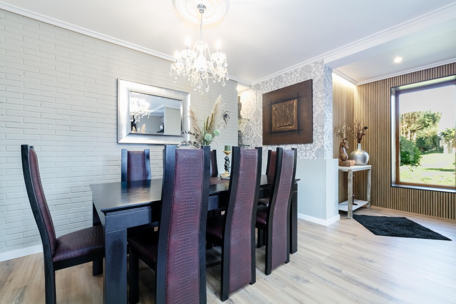 Chalet de Élite con Piscina Privada en la Zona Más Exclusiva de Lalín