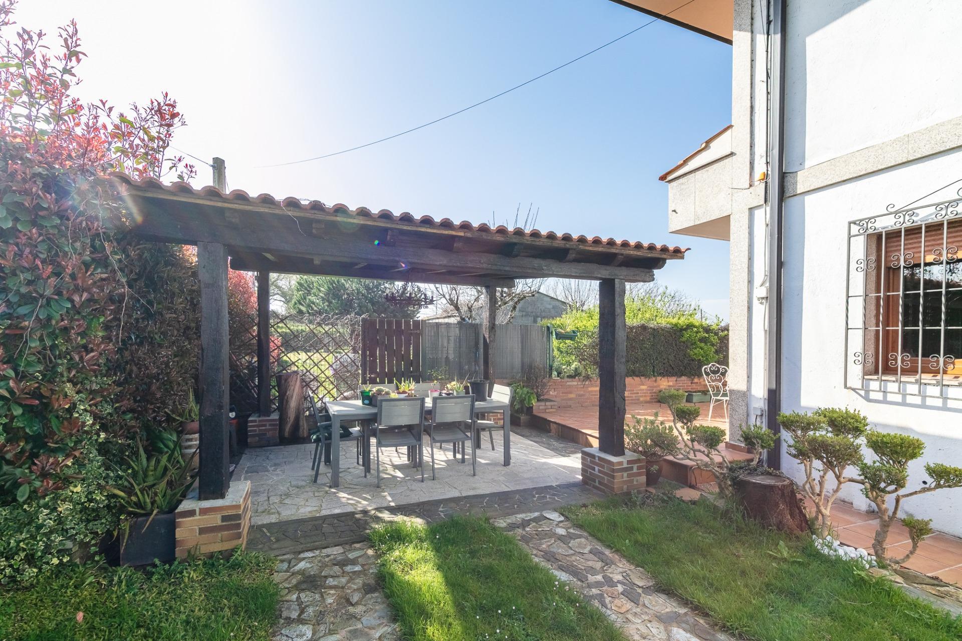 Chalet de Élite con Piscina Privada en la Zona Más Exclusiva de Lalín