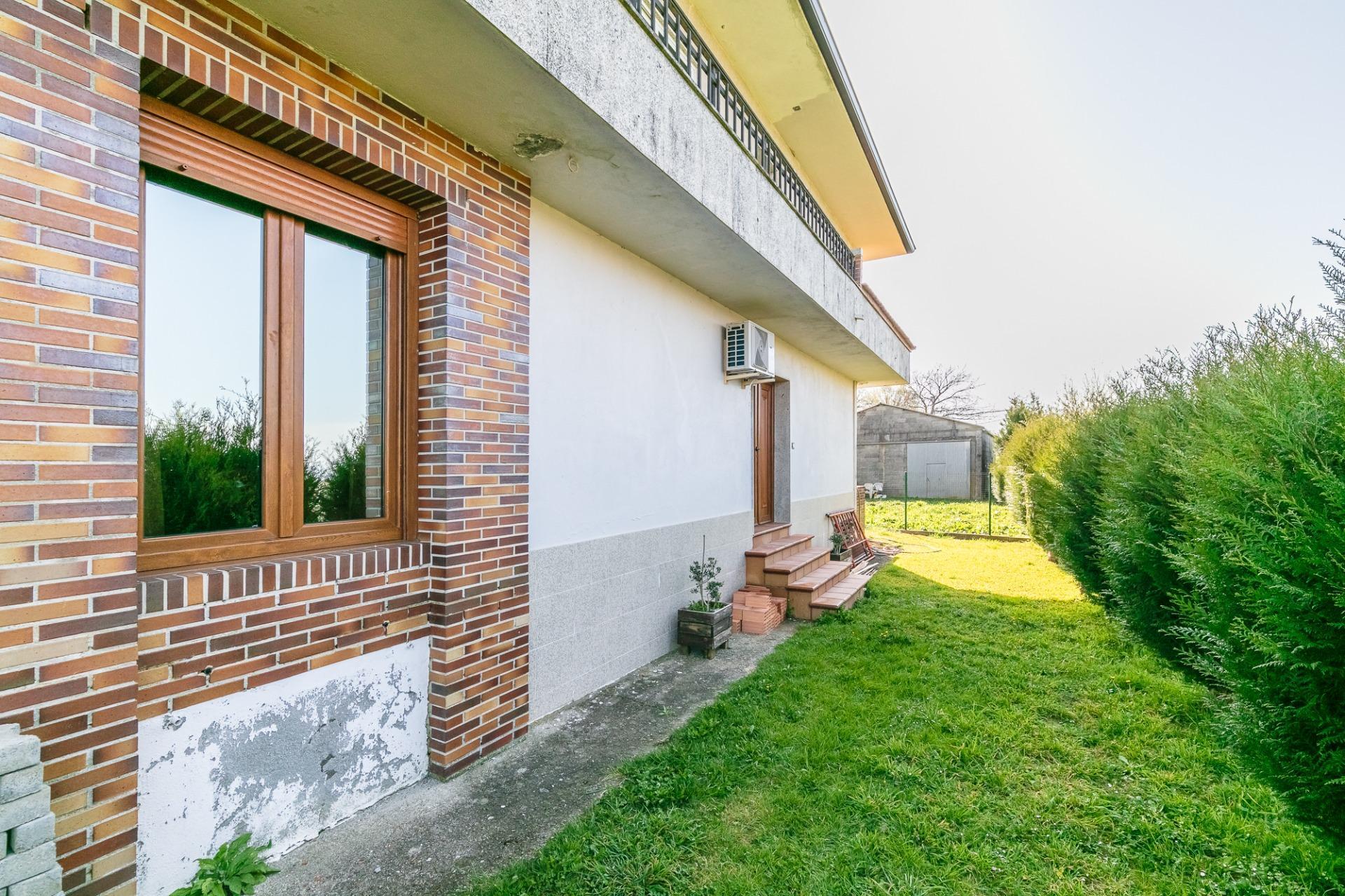 Chalet de Élite con Piscina Privada en la Zona Más Exclusiva de Lalín