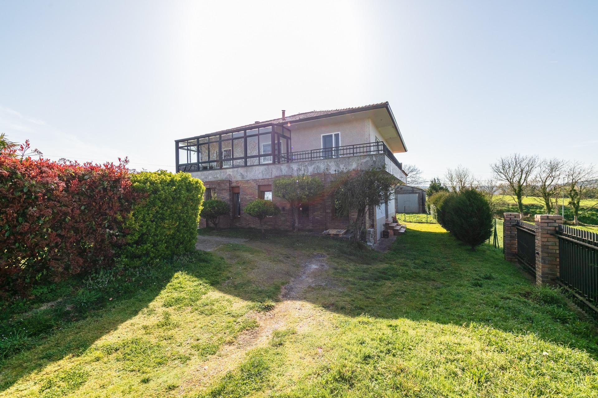 Chalet de Élite con Piscina Privada en la Zona Más Exclusiva de Lalín