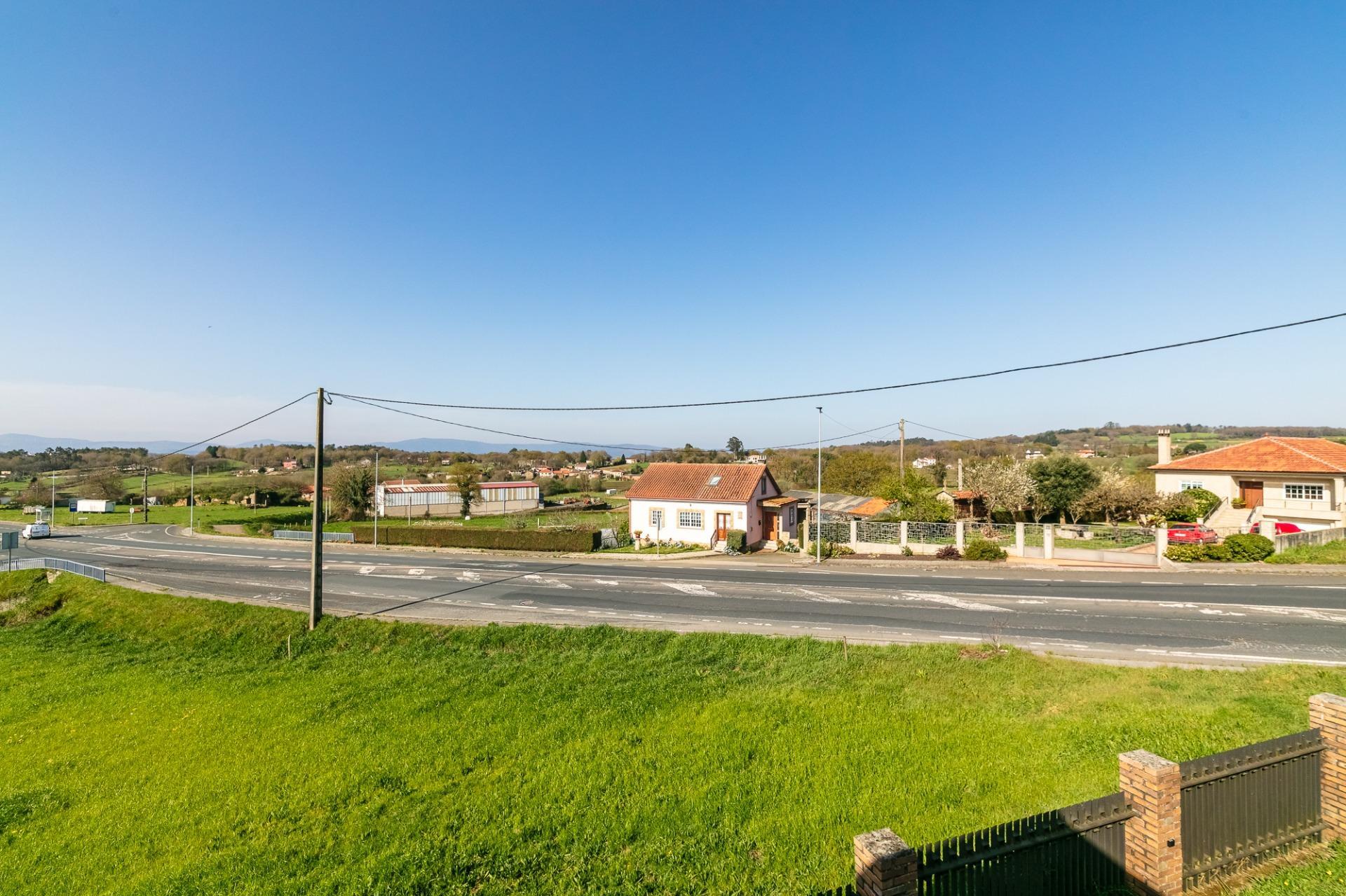 Chalet de Élite con Piscina Privada en la Zona Más Exclusiva de Lalín