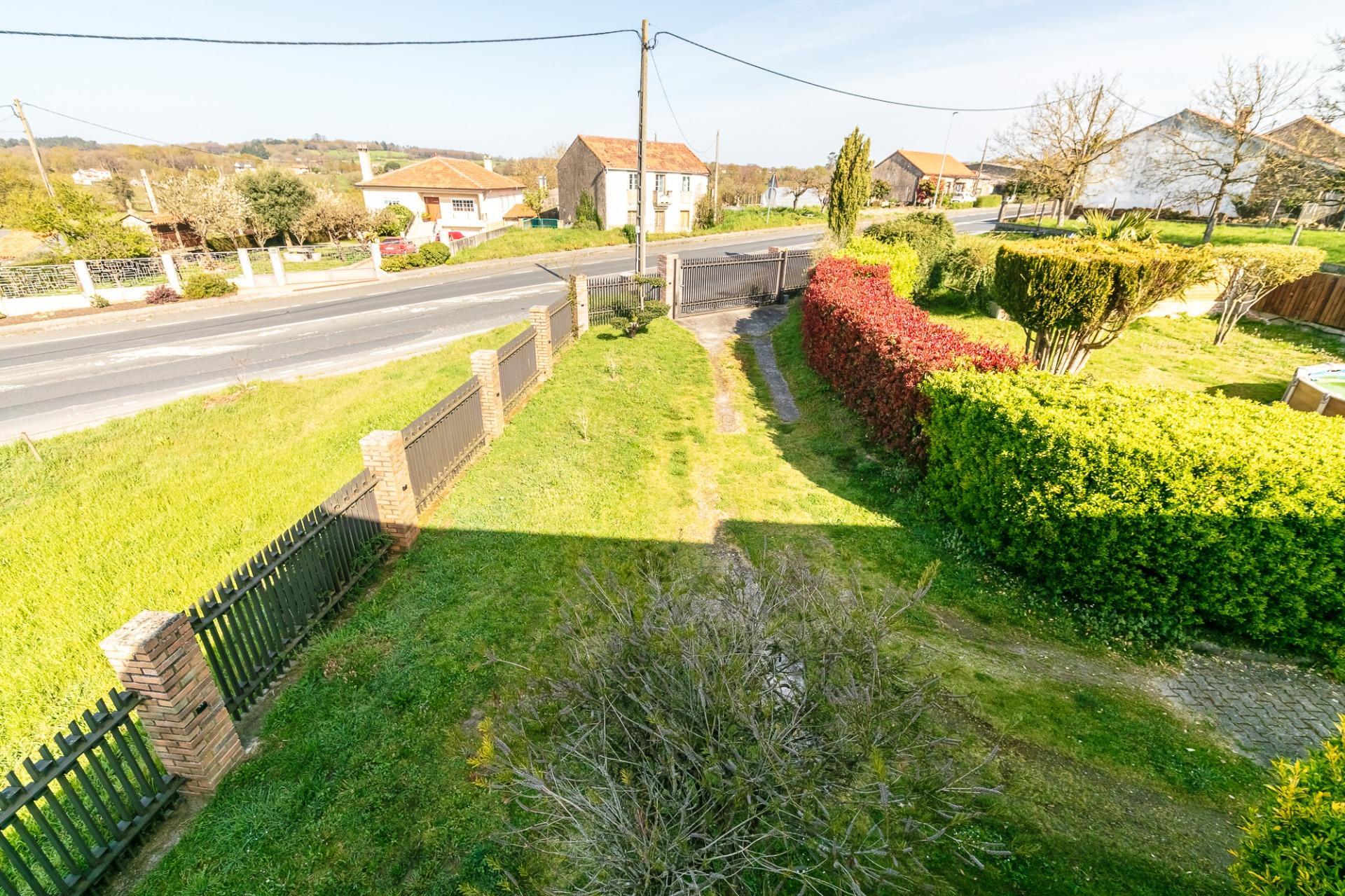 Chalet de Élite con Piscina Privada en la Zona Más Exclusiva de Lalín