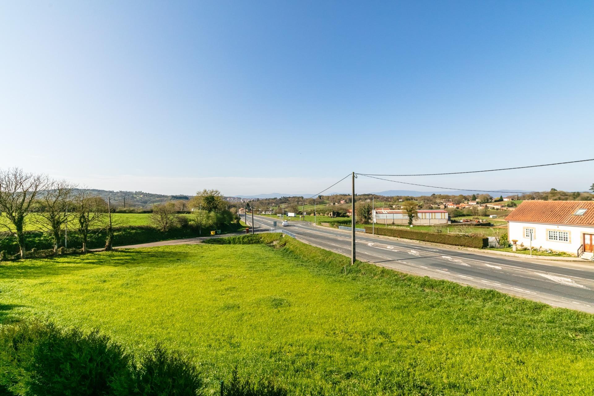 Chalet de Élite con Piscina Privada en la Zona Más Exclusiva de Lalín