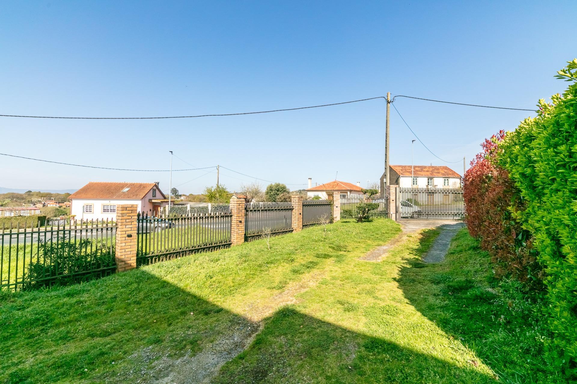 Chalet de Élite con Piscina Privada en la Zona Más Exclusiva de Lalín