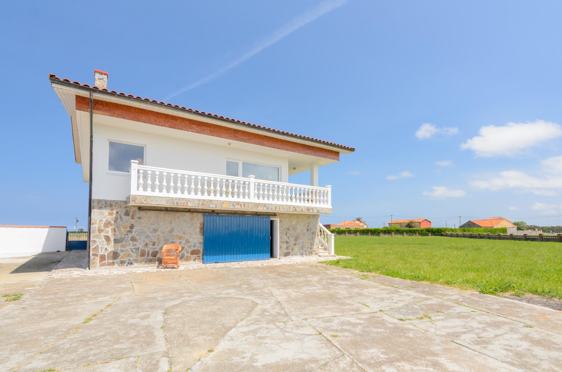 Villa in Gozon