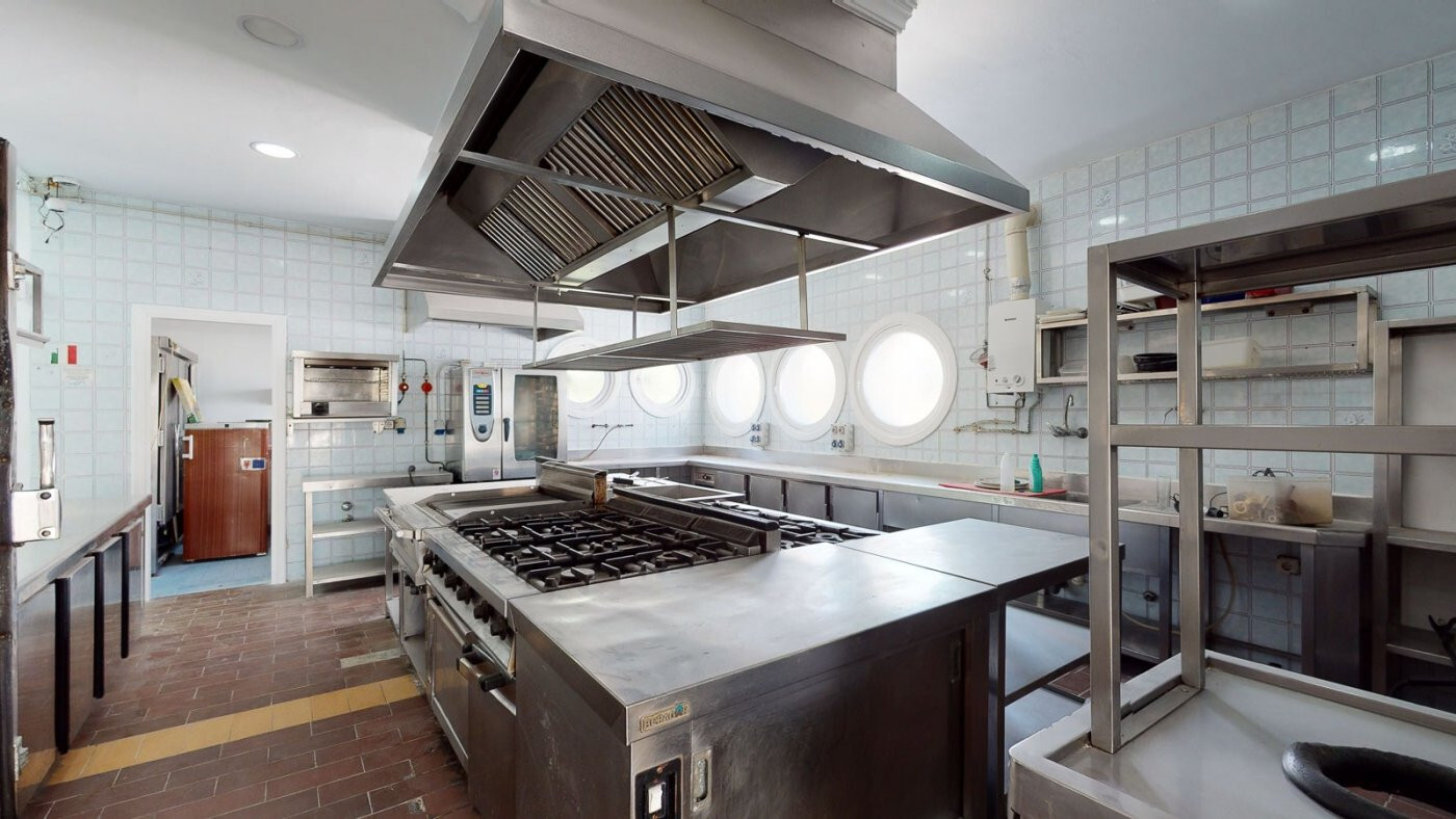 Commercial premises in ESTEPONA