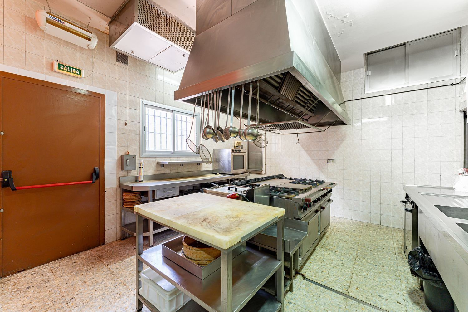 Edificio en venta  calle ABEDUL, Fuenlabrada  36/56