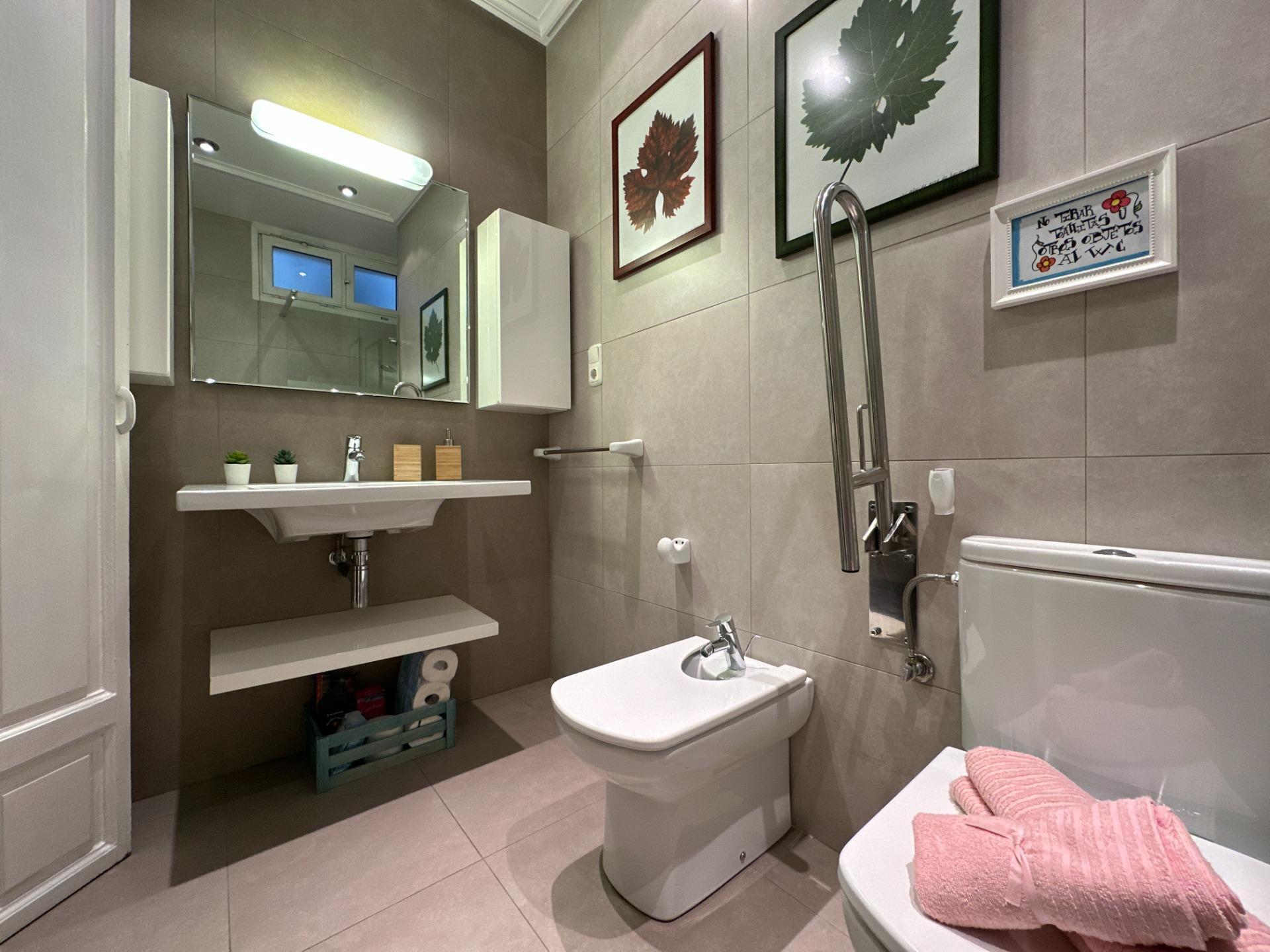 Piso en venta  calle Pamplona, 13, Zaragoza  53/64