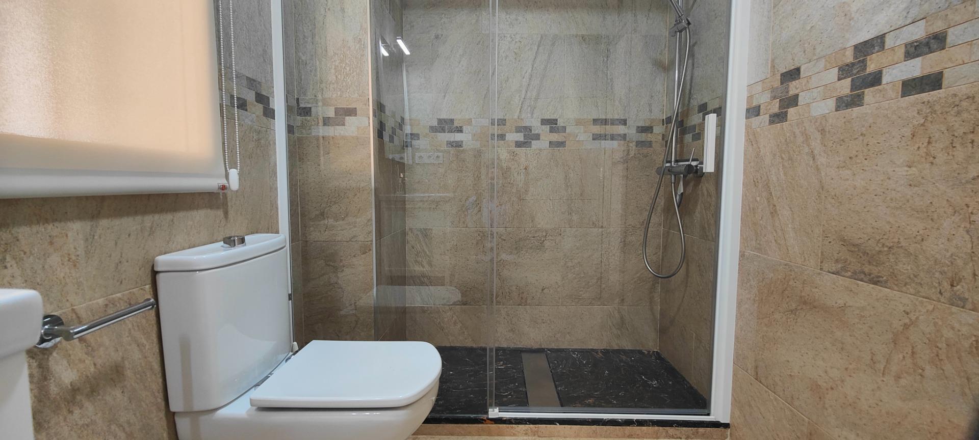 Piso en venta  calle PINARES DEL PORTIL, Laguna de El Portil  28/45