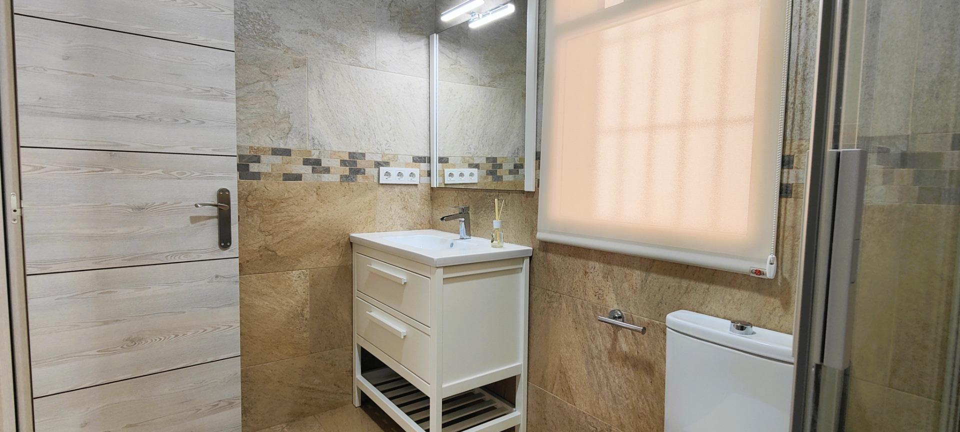 Piso en venta  calle PINARES DEL PORTIL, Laguna de El Portil  29/45