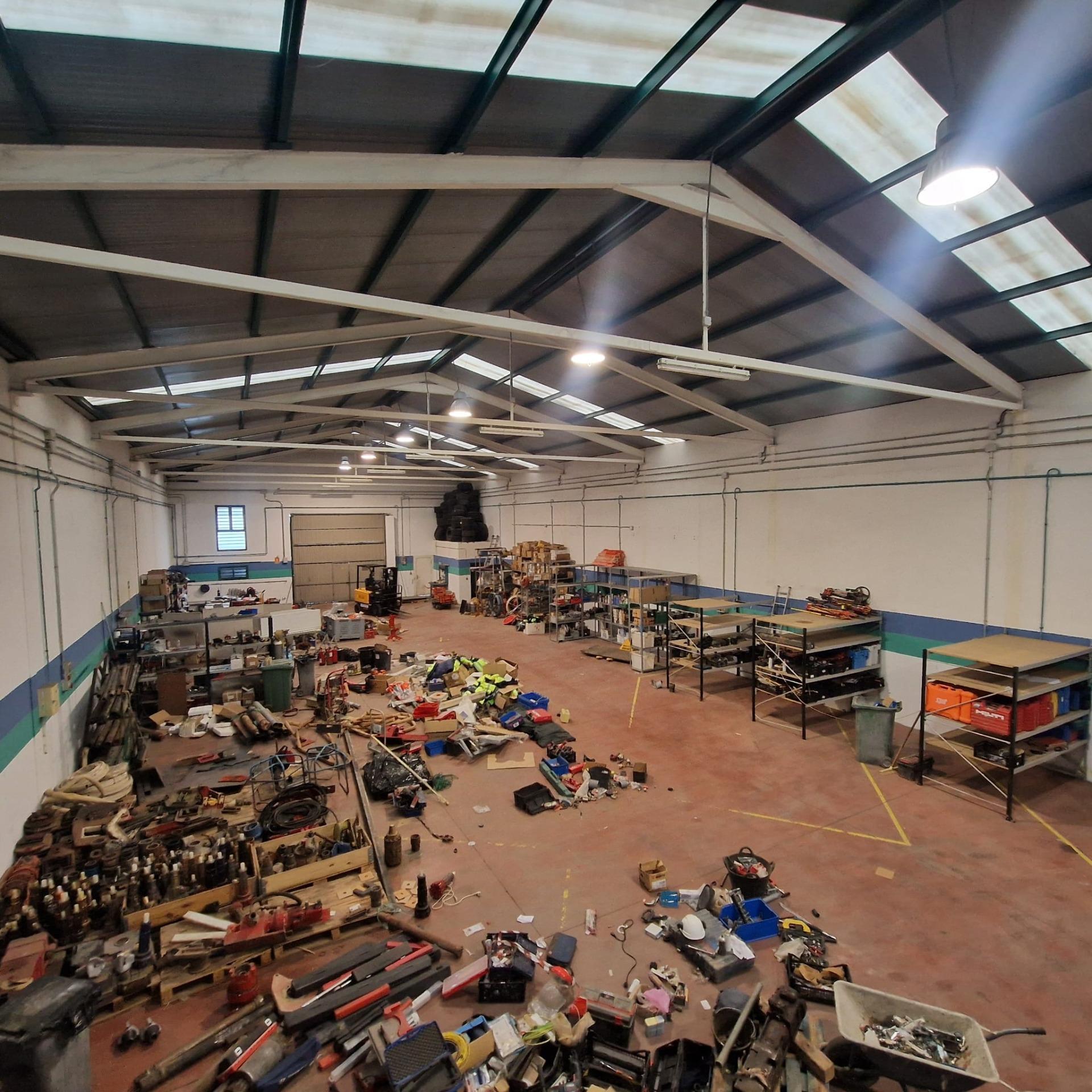 Industrial en venta  Cobeña  9/13