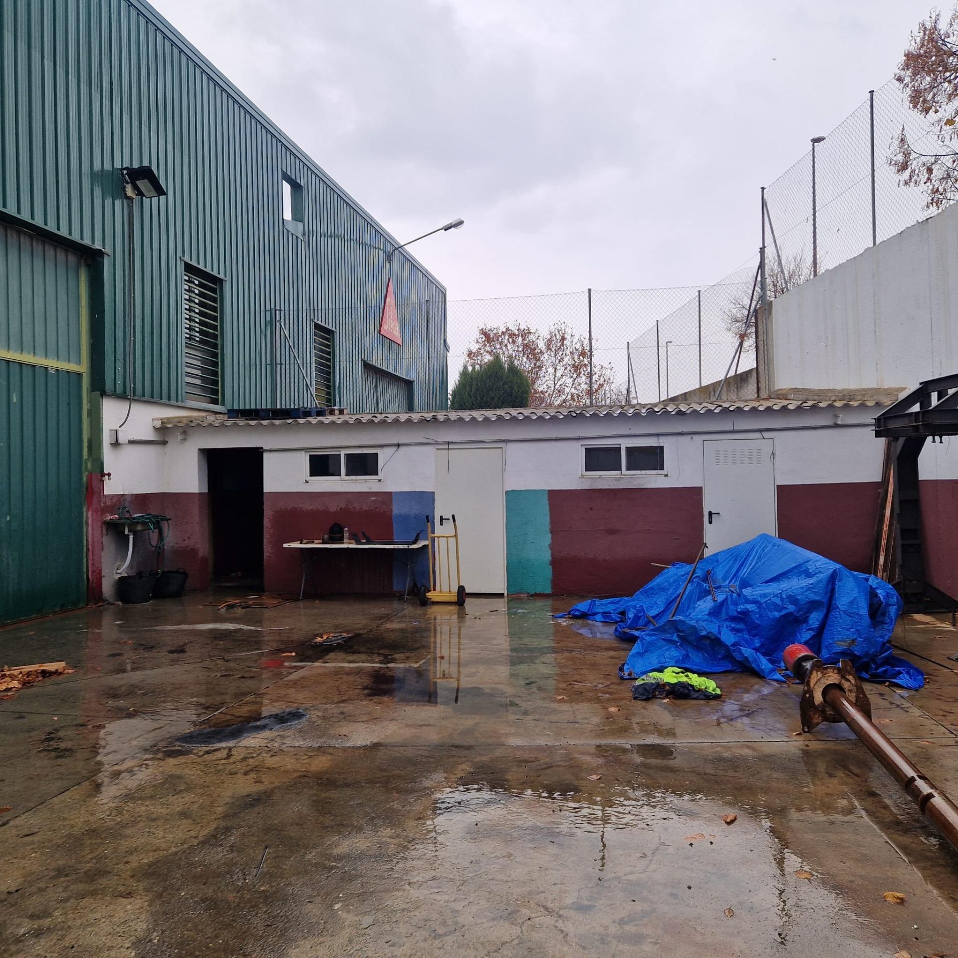 Industrial en venta  Cobeña  12/13