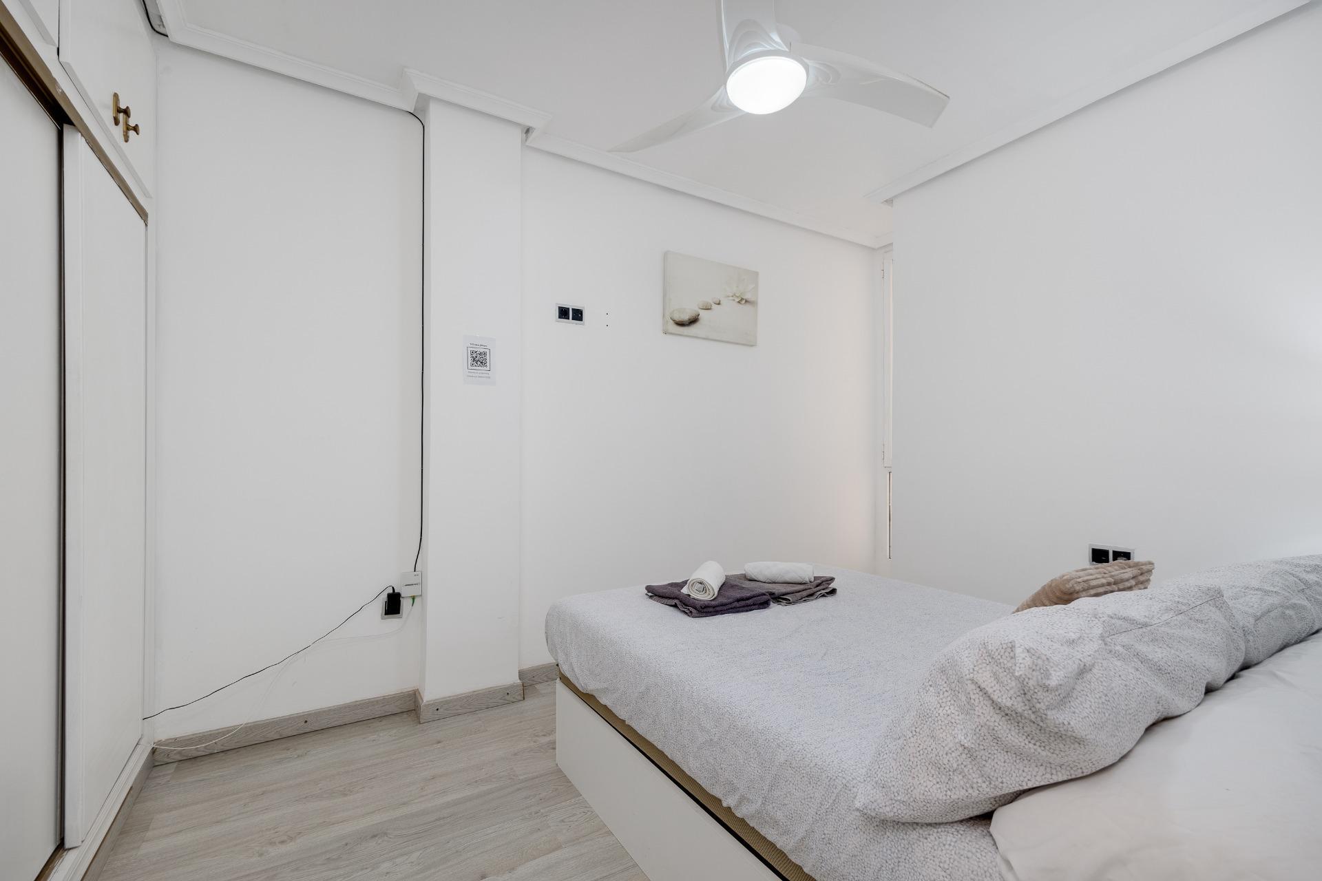 Pisos-Venta-Torrevieja-1935640-Foto-13