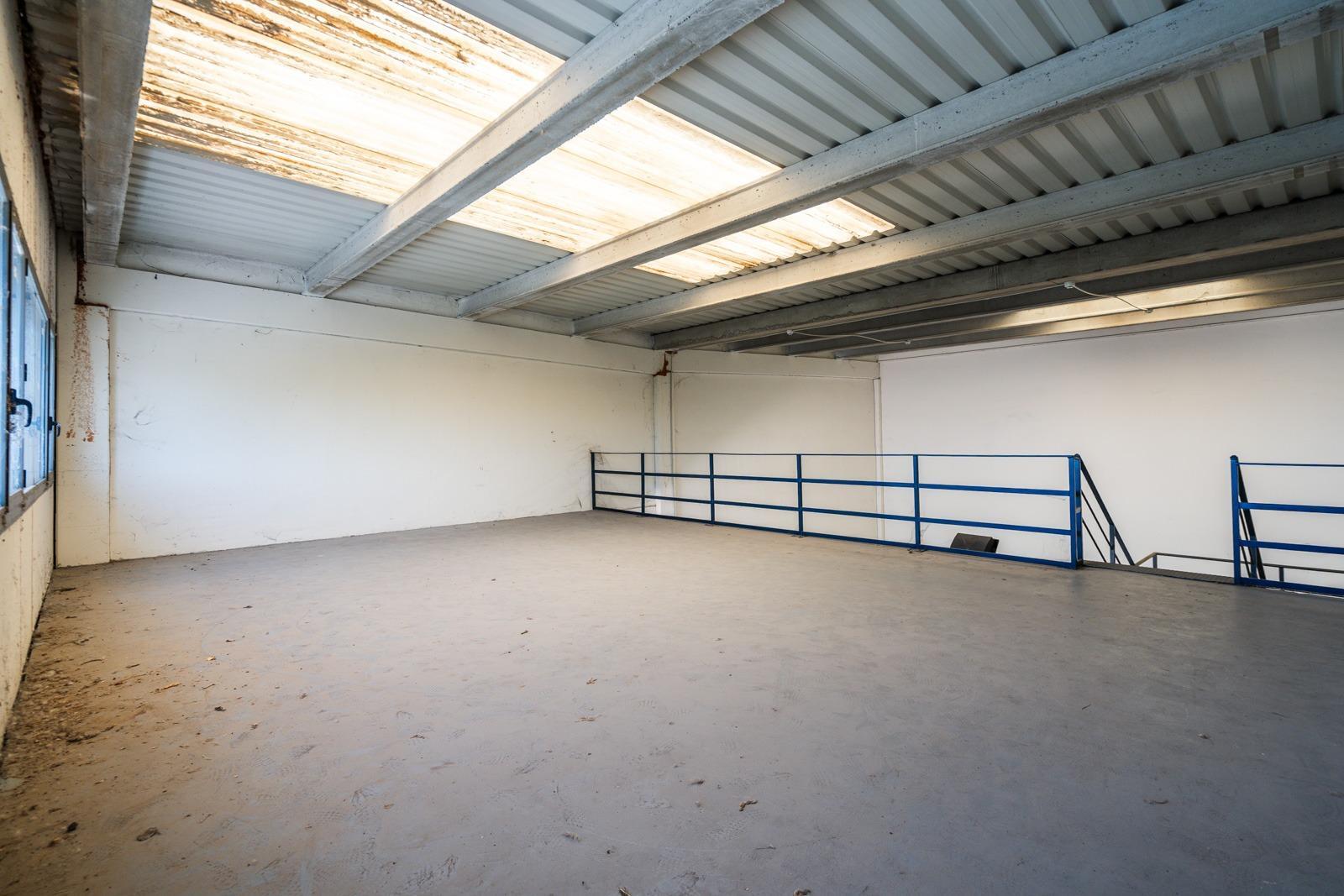 Naves-Venta-Meco-1718176-Foto-17