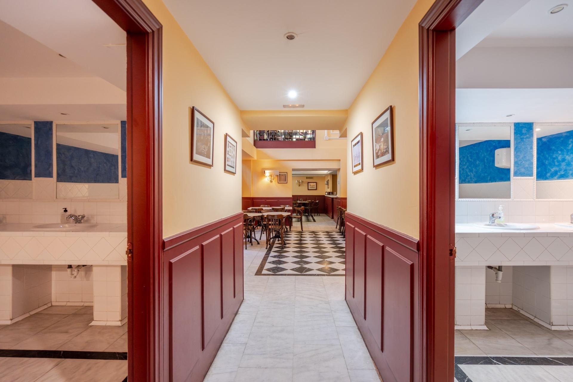 Piso en venta  calle del Ministro Fernández Ordóñez, Alcorcón  13/54