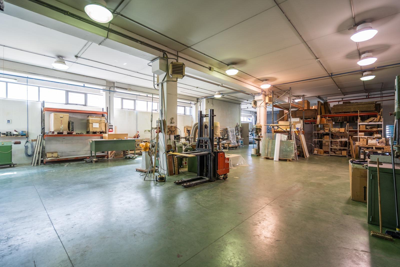 Industrial en alquiler  calle FRAGUA, Las Nieves  1/71