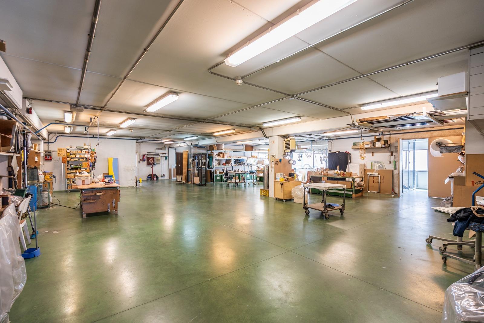 Industrial en alquiler  calle FRAGUA, Las Nieves  17/71