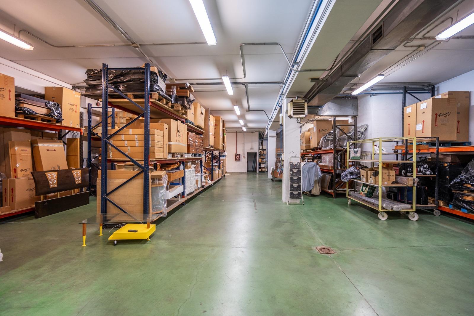 Industrial en alquiler  calle FRAGUA, Las Nieves  24/71