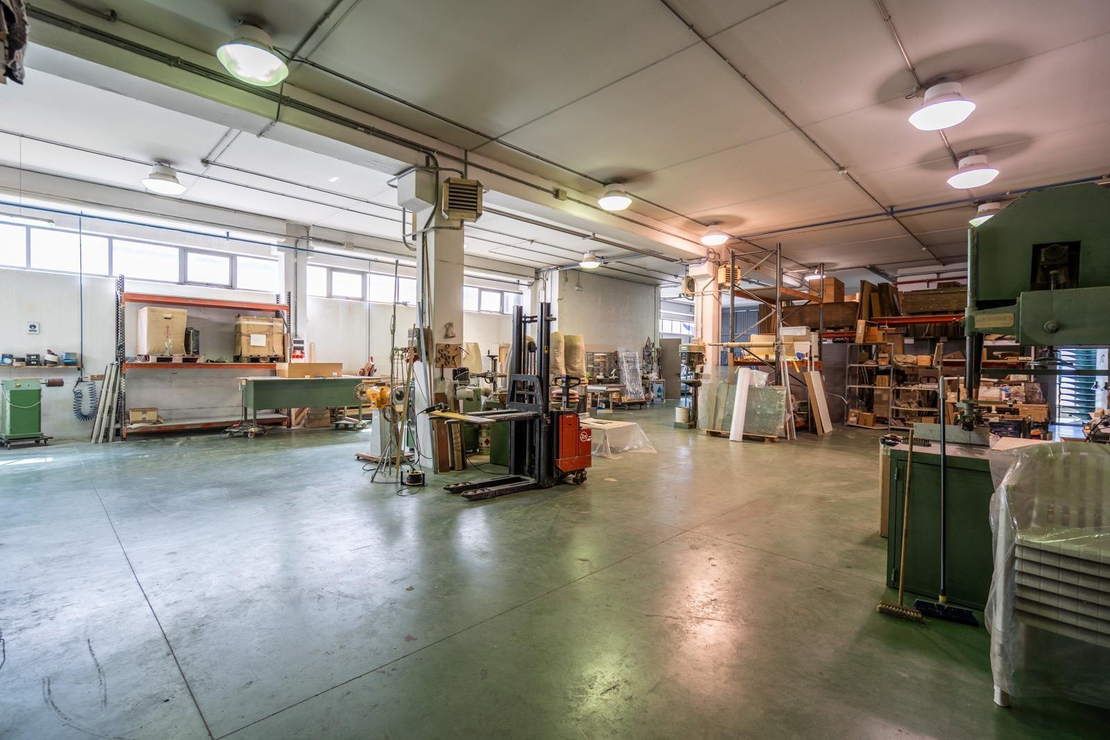 Industrial en alquiler  calle FRAGUA, Las Nieves  28/71