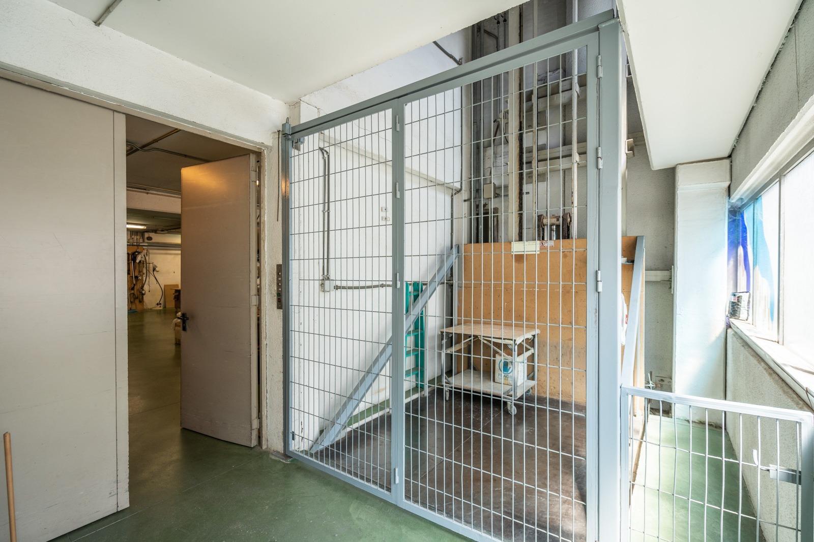 Industrial en alquiler  calle FRAGUA, Las Nieves  31/71