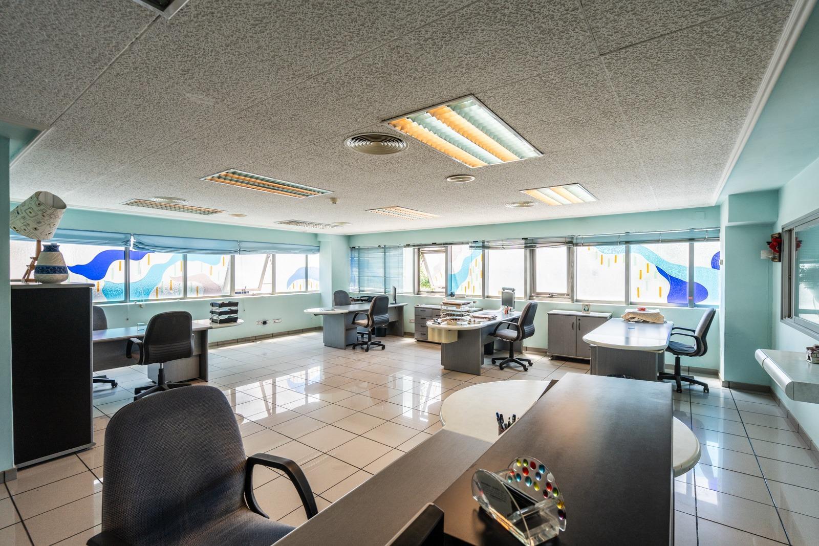 Industrial en alquiler  calle FRAGUA, Las Nieves  33/71