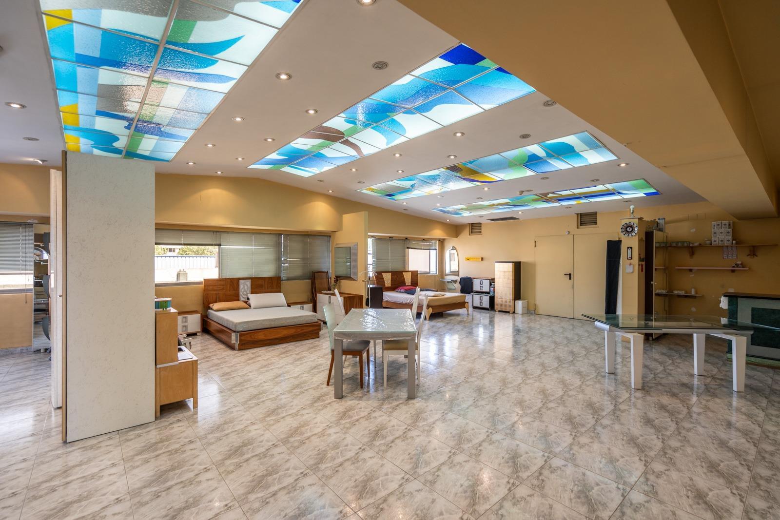 Industrial en alquiler  calle FRAGUA, Las Nieves  39/71