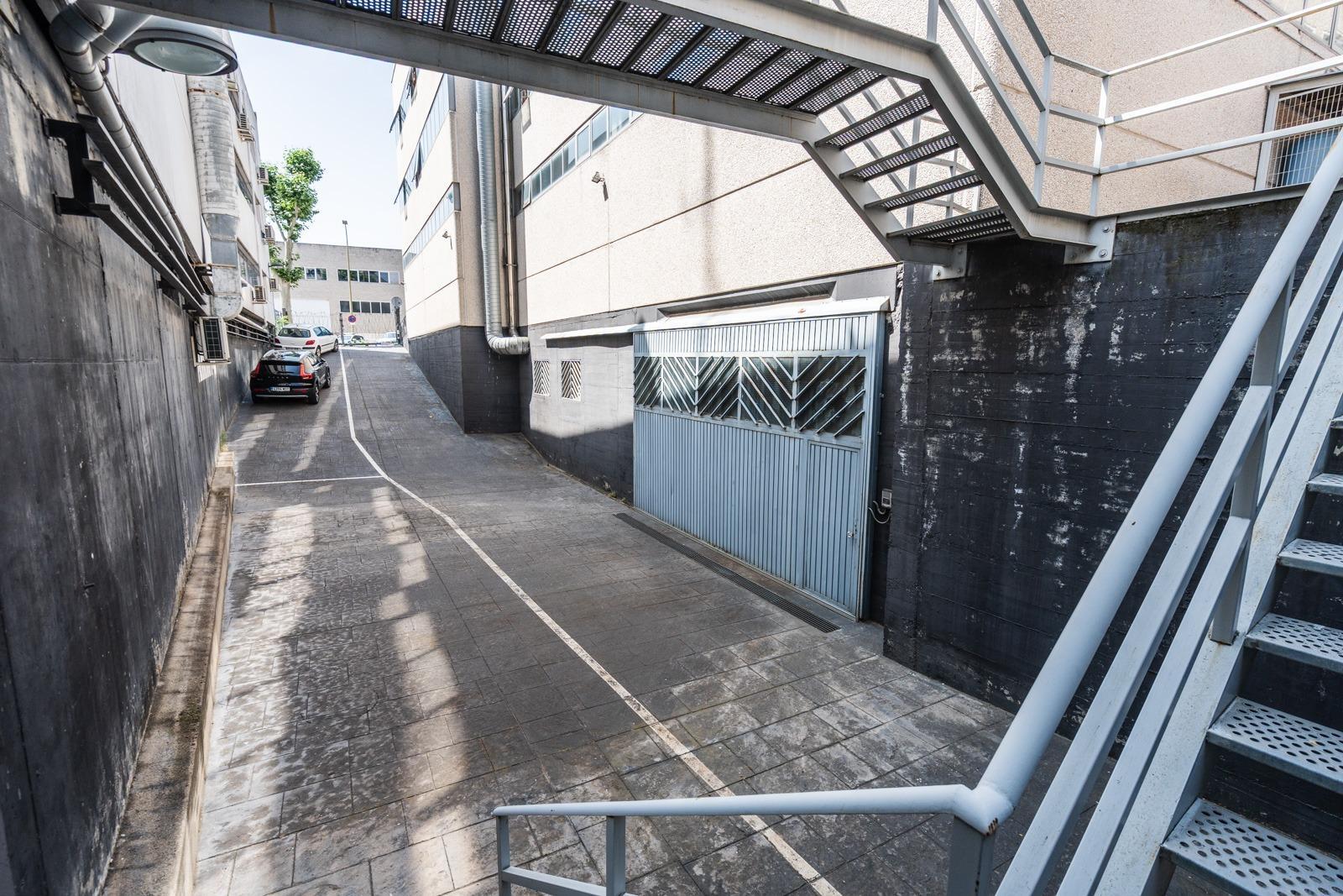 Industrial en alquiler  calle FRAGUA, Las Nieves  67/71