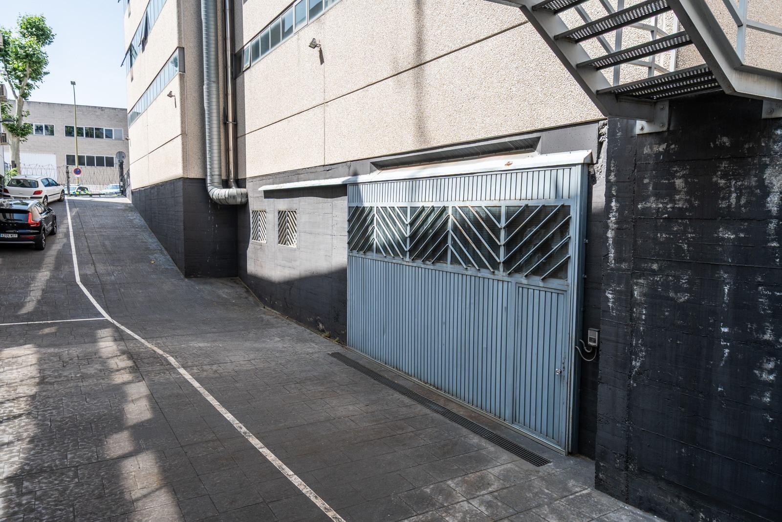 Industrial en alquiler  calle FRAGUA, Las Nieves  68/71