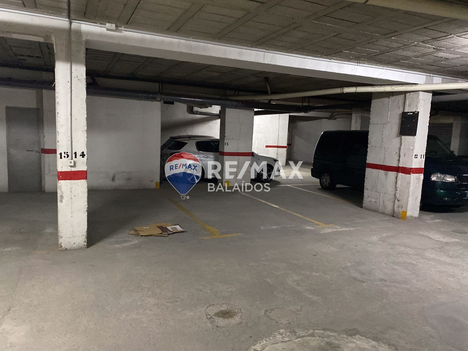 Parking en venta  calle de Castelao, Vigo  8/19