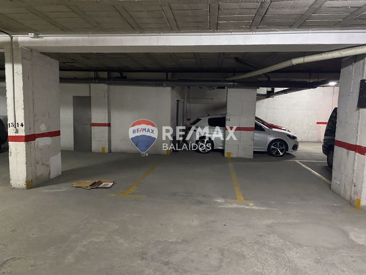 Parking en venta  calle de Castelao, Vigo  9/19