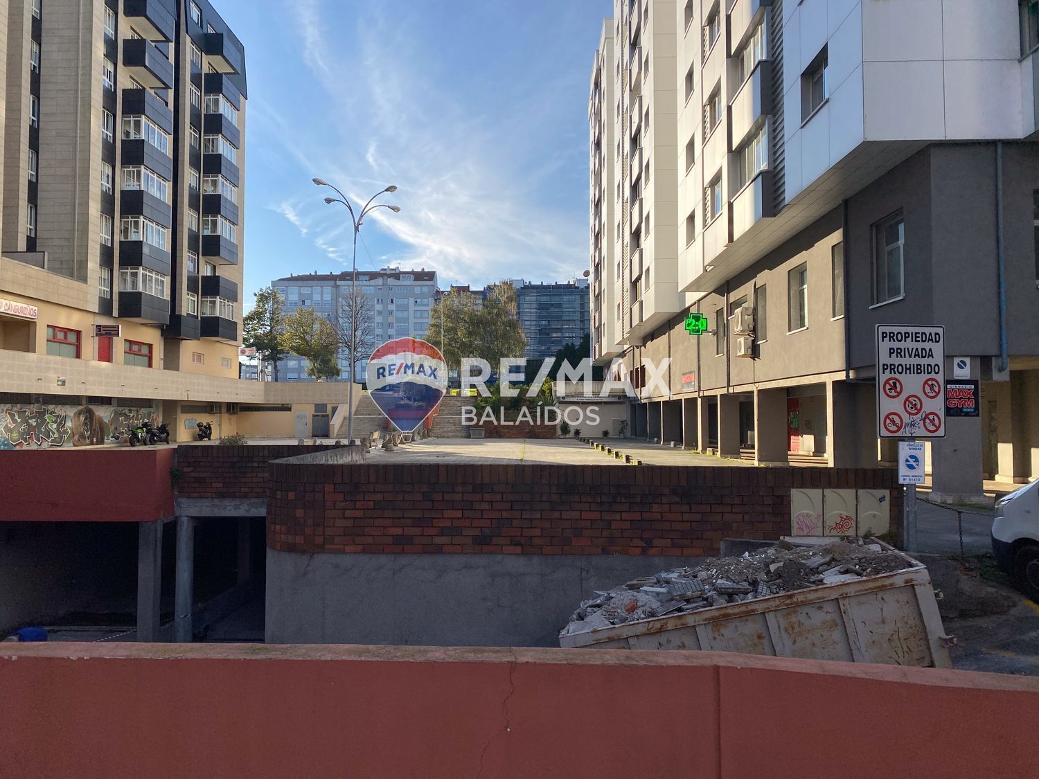 Parking en venta  calle de Castelao, Vigo  18/21