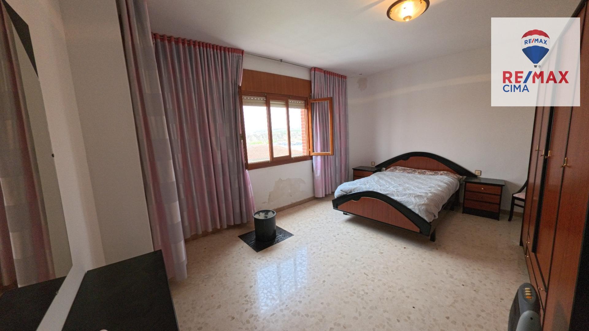 Edificios-Venta-Cortes de Baza-2015668-Foto-16