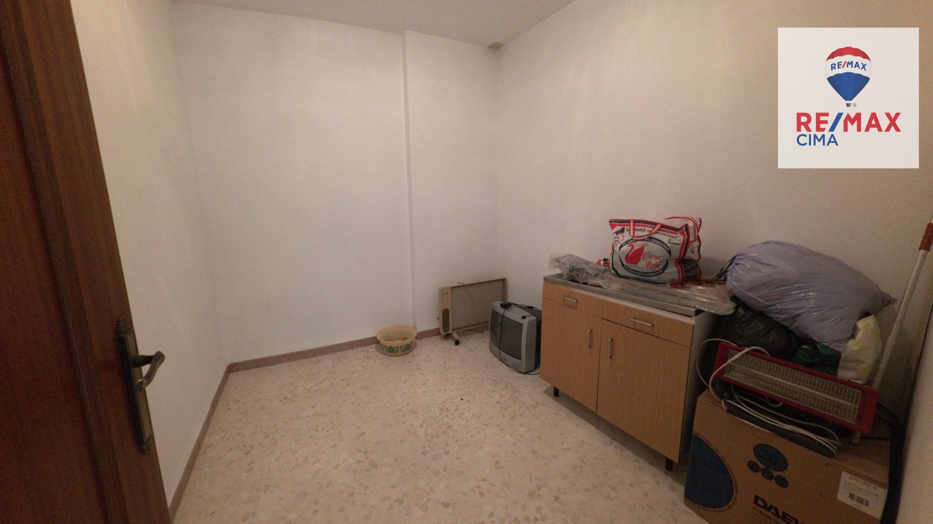 Edificios-Venta-Cortes de Baza-2015668-Foto-19