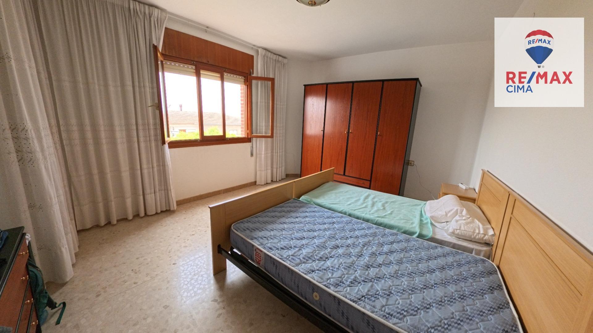 Edificios-Venta-Cortes de Baza-2015668-Foto-29