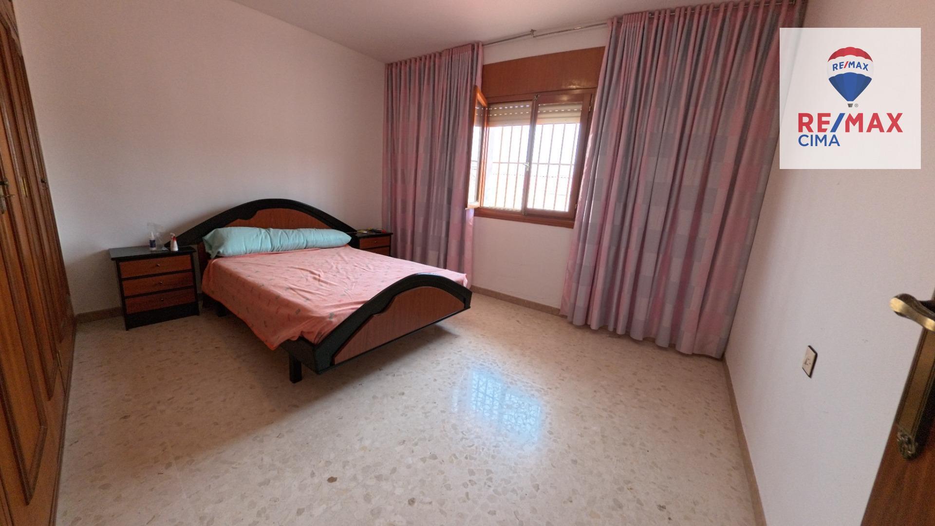 Edificios-Venta-Cortes de Baza-2015668-Foto-33