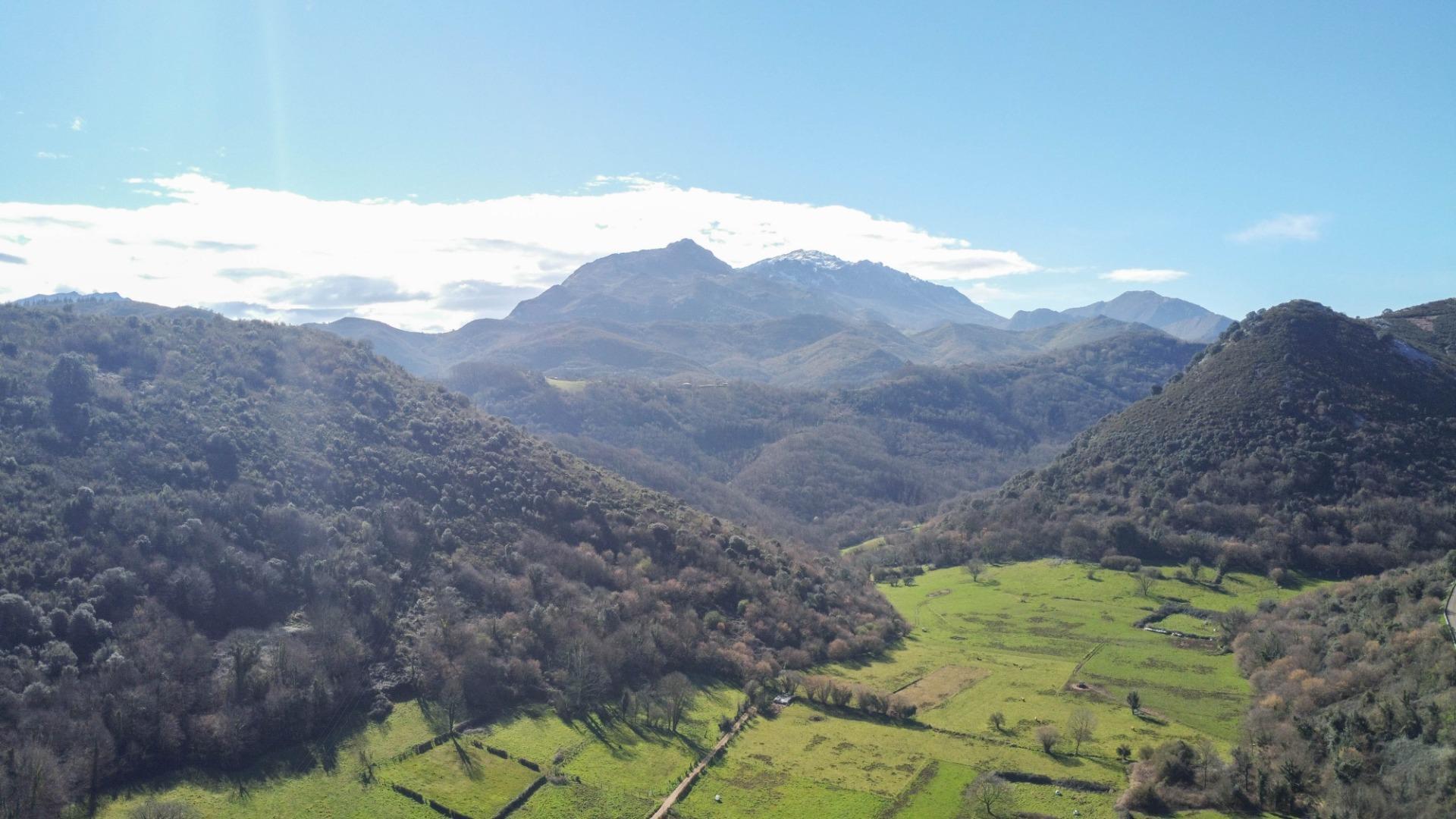 ? CASA CON CUADRA Y VISTAS ESPECTACULARES EN SIONES ? OVIEDO ?