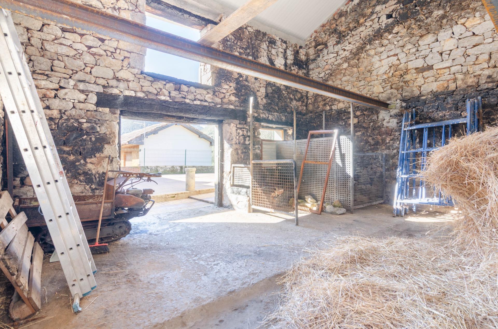 ? CASA CON CUADRA Y VISTAS ESPECTACULARES EN SIONES ? OVIEDO ?