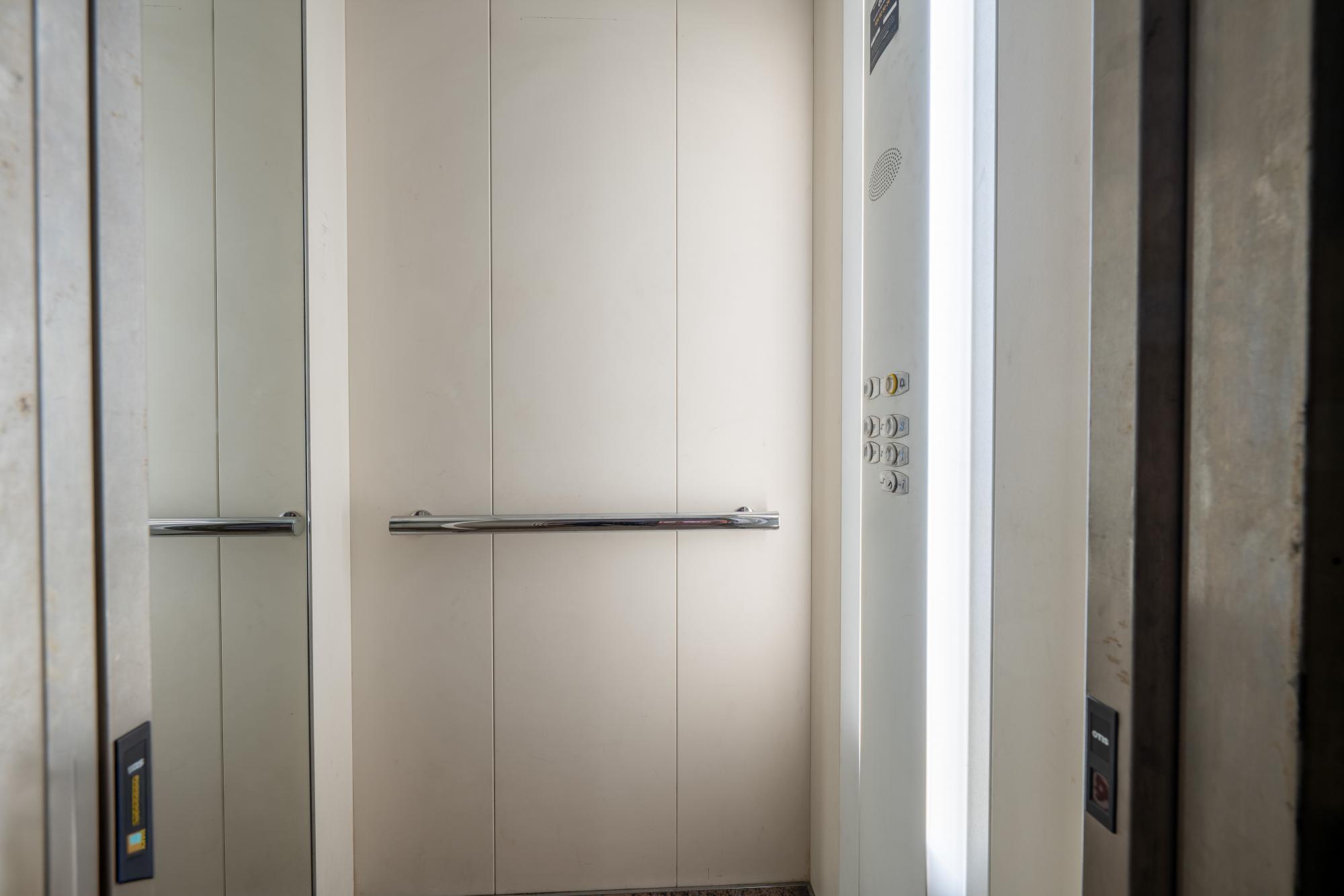 Edificios-Venta-AlmerÃ­a-2016512-Foto-24