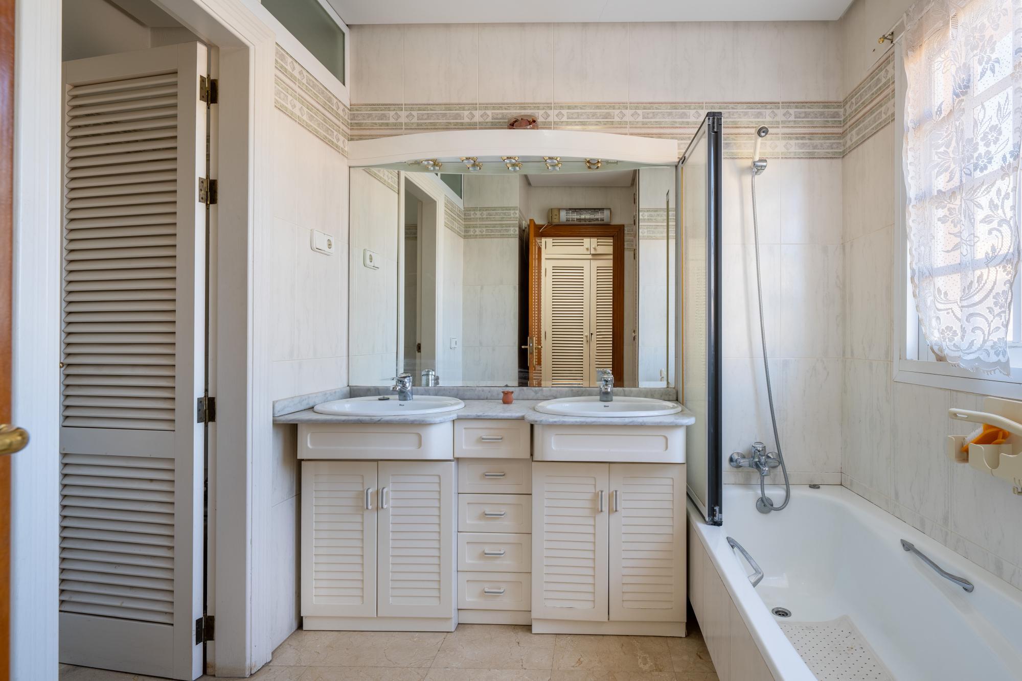 Edificios-Venta-AlmerÃ­a-2016512-Foto-32