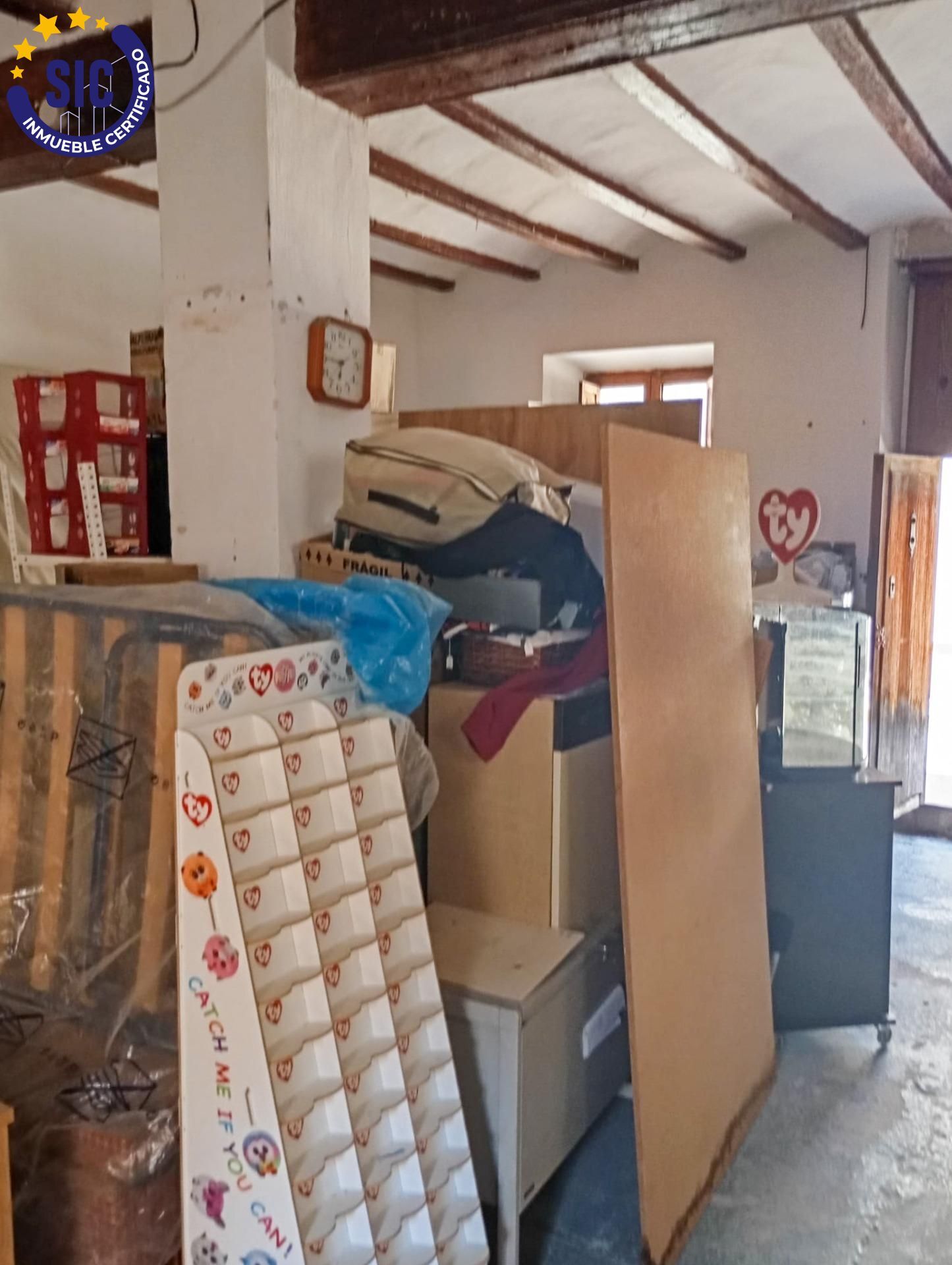 Encantadora casa de pueblo en Simat de la Valldigna con gran potencial de reforma