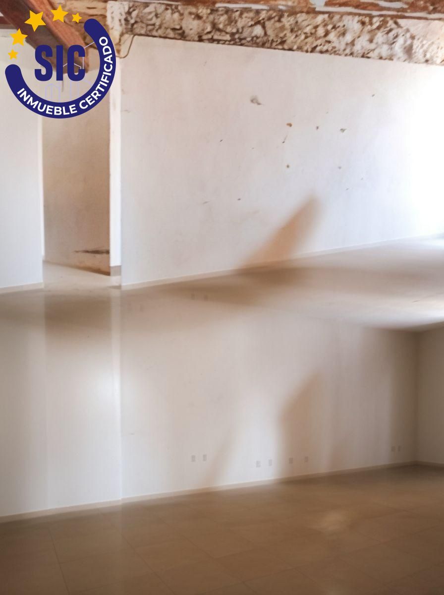 Encantadora casa de pueblo en Simat de la Valldigna con gran potencial de reforma