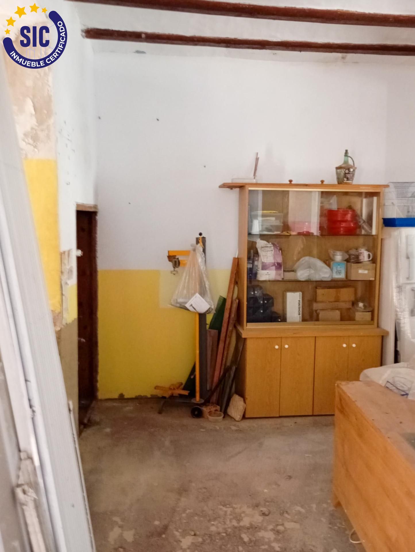 Encantadora casa de pueblo en Simat de la Valldigna con gran potencial de reforma