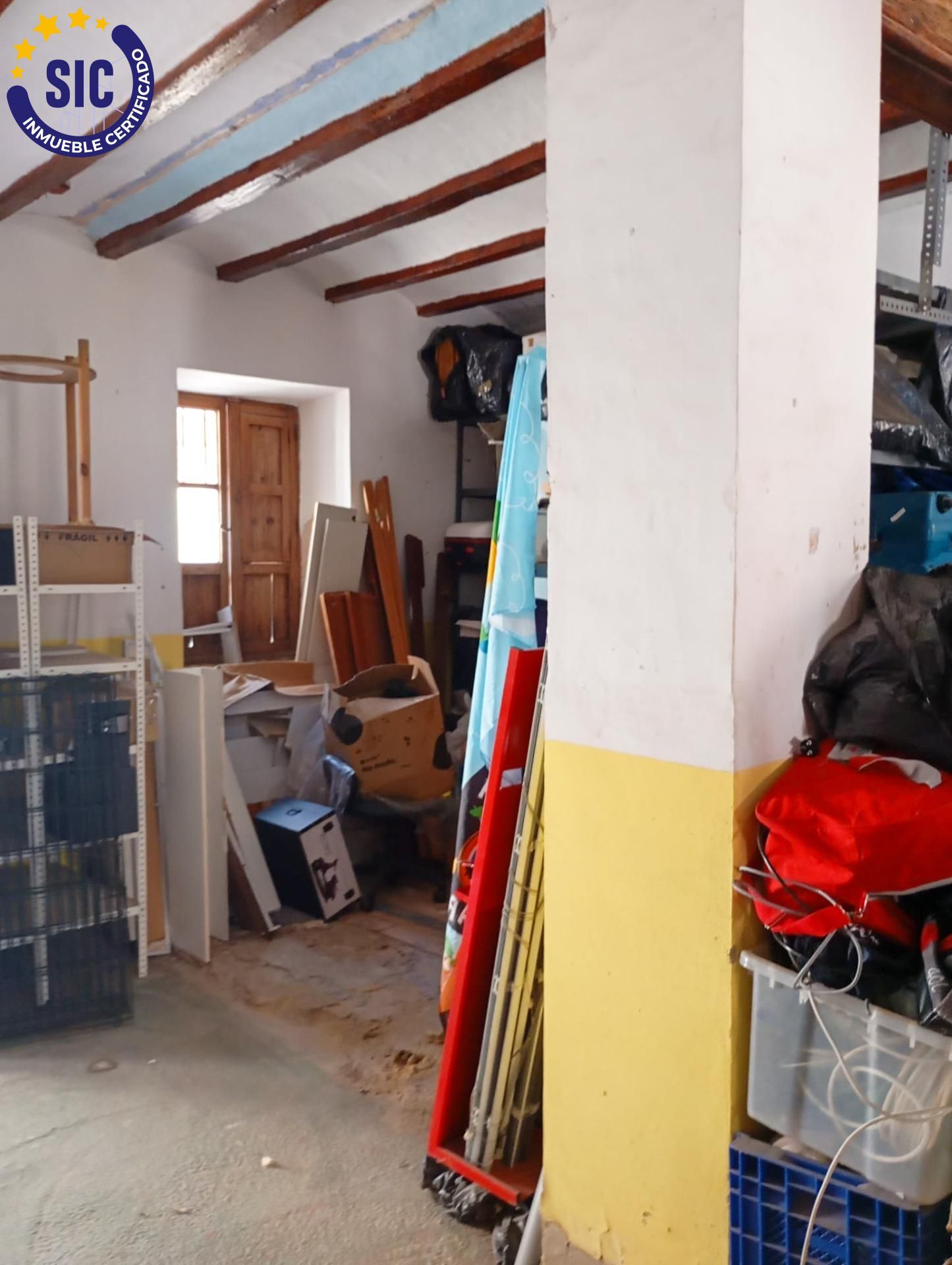 Encantadora casa de pueblo en Simat de la Valldigna con gran potencial de reforma