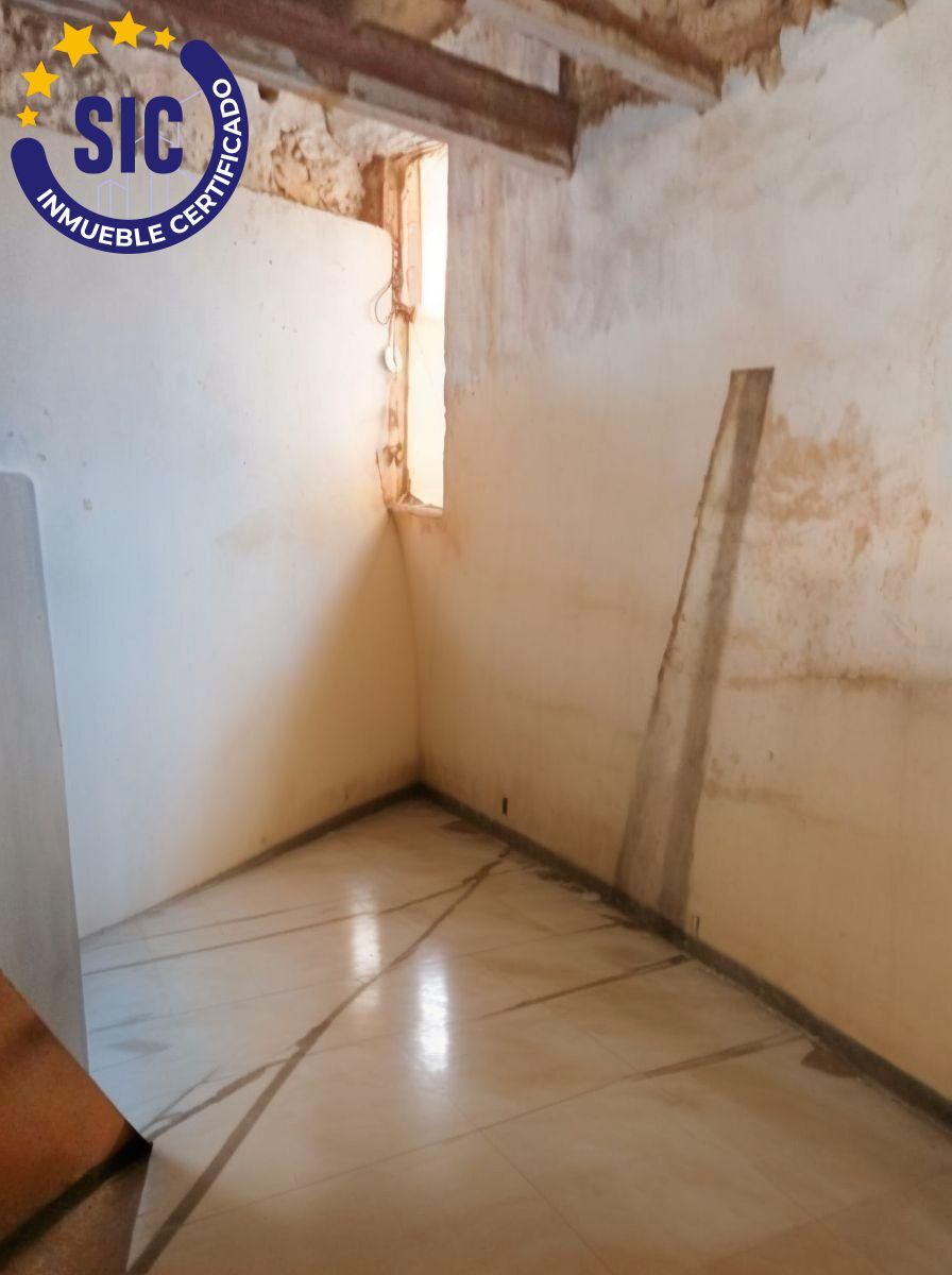 Encantadora casa de pueblo en Simat de la Valldigna con gran potencial de reforma