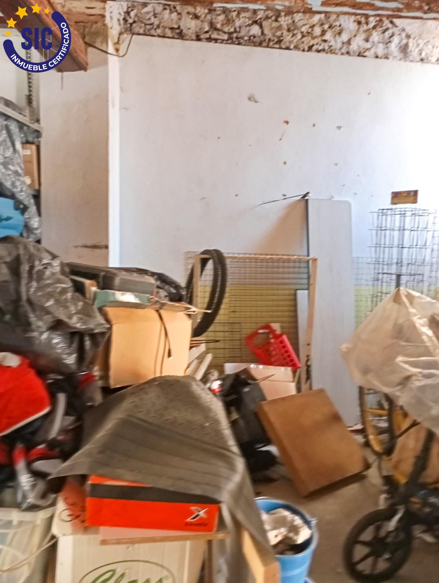 Encantadora casa de pueblo en Simat de la Valldigna con gran potencial de reforma