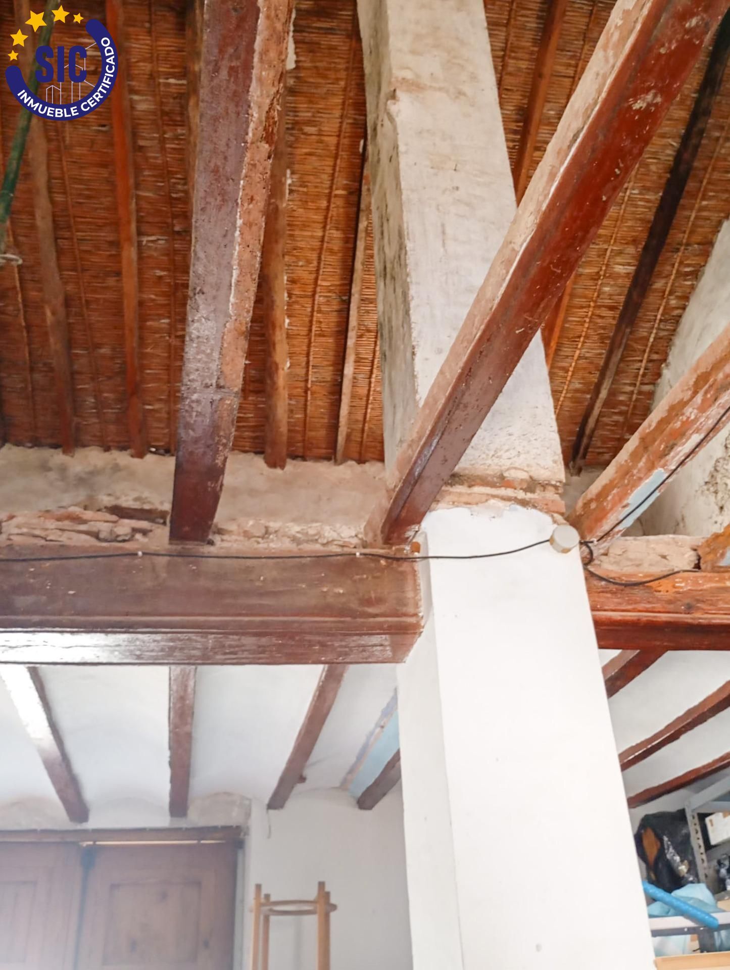 Encantadora casa de pueblo en Simat de la Valldigna con gran potencial de reforma